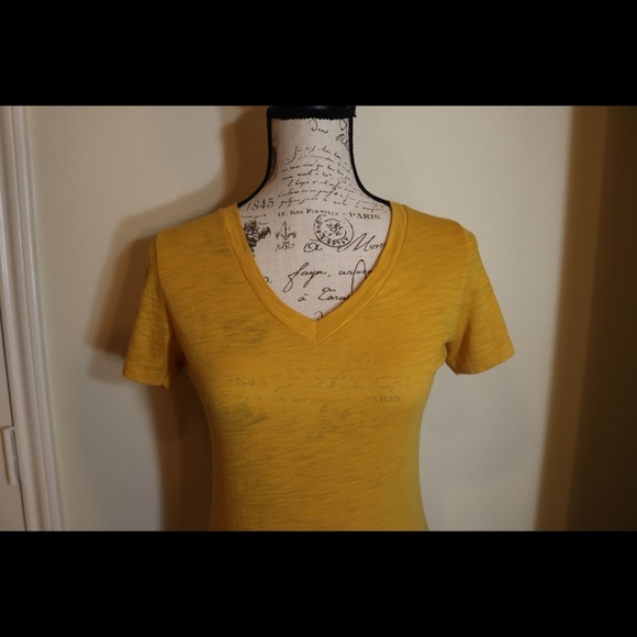 New Arizona yellow v neck t shirt fitted small - Picture 3 of 6